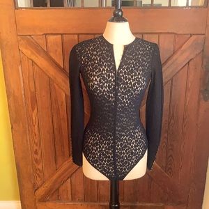 Wolford black lace long sleeves bodysuit lace flowers buttons S very good/excel